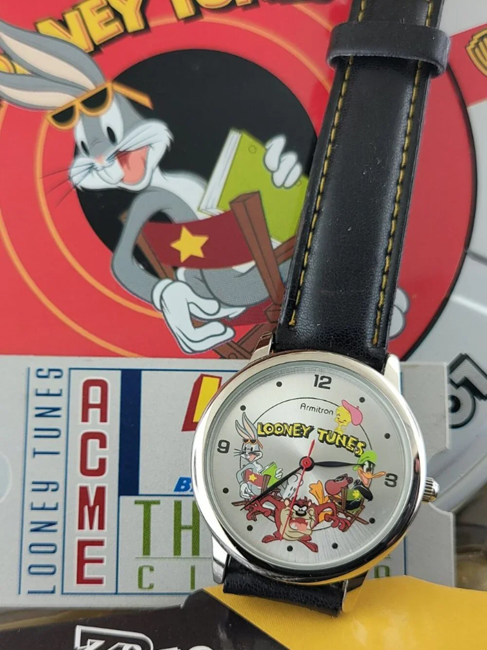 New 2003 Looney Tunes Watch Bugs Bunny Taz Tweety & Daffy Duck